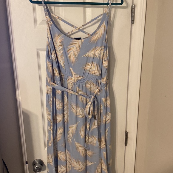 Ruffled hem summer dress - Picture 3 of 4